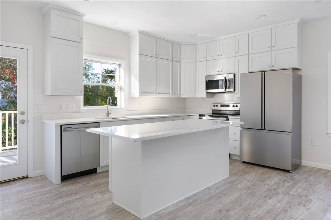 24 Wanda Street, Unit B Narragansett, RI 02882 - Photo 11 of 17