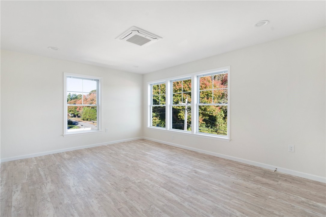 24 Wanda Street, Unit B Narragansett, RI 02882 - Photo 4 of 17