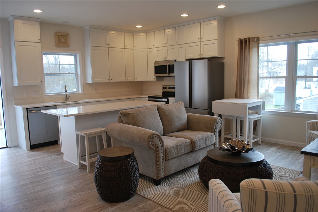 24 Wanda Street, Unit B Narragansett, RI 02882 - Photo 10 of 17