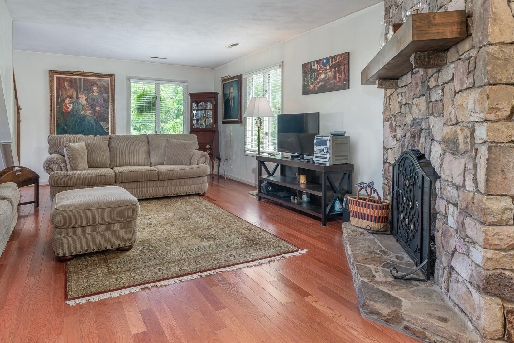 538 Sprinkle Road Fincastle, VA 24090 - Photo 24 of 87 Living Room