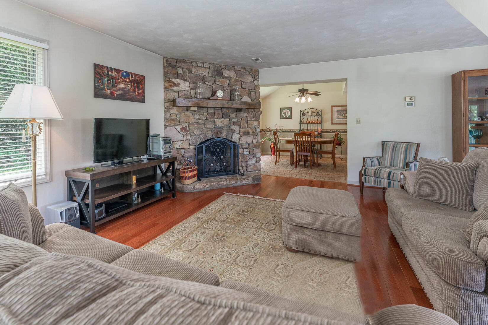 538 Sprinkle Road Fincastle, VA 24090 - Photo 26 of 87 Living Room