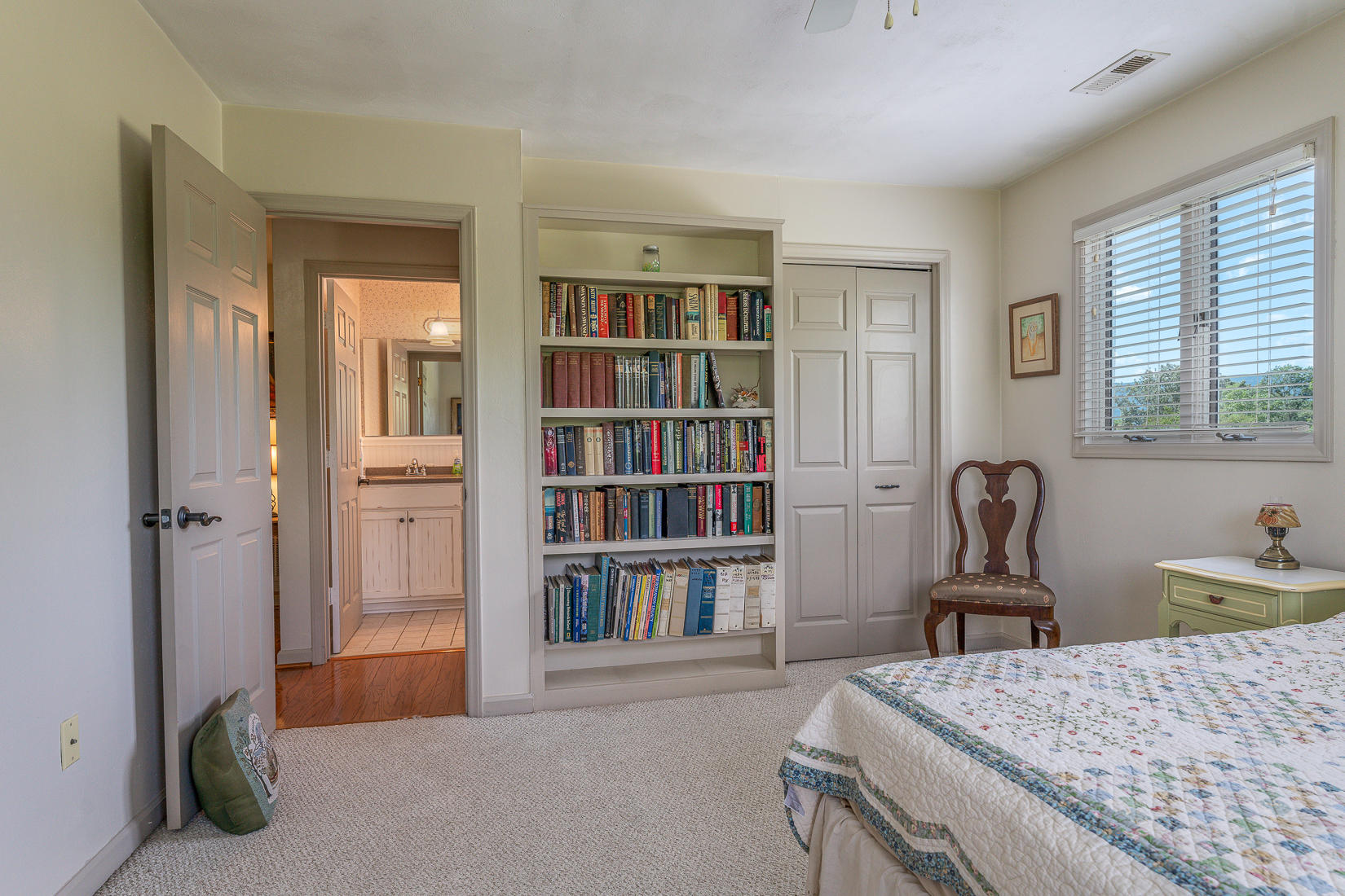 538 Sprinkle Road Fincastle, VA 24090 - Photo 57 of 87 2" blinds throughout