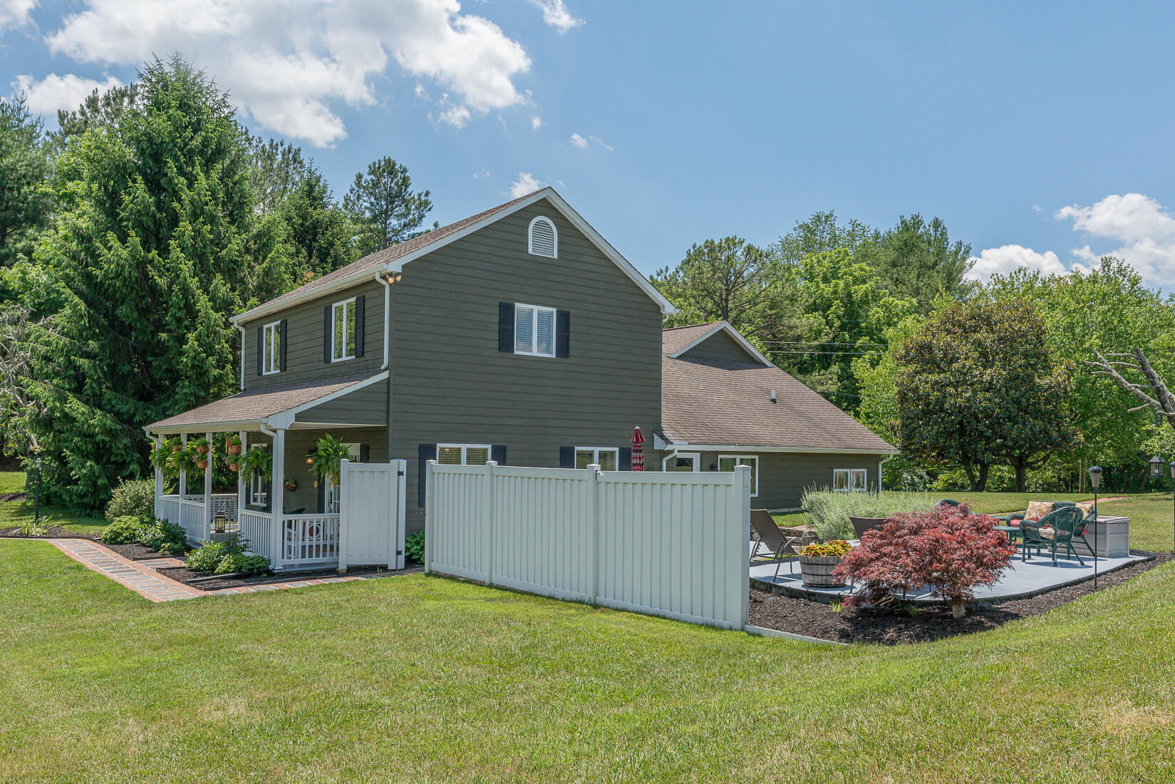 538 Sprinkle Road Fincastle, VA 24090 - Photo 58 of 87 Cedar siding