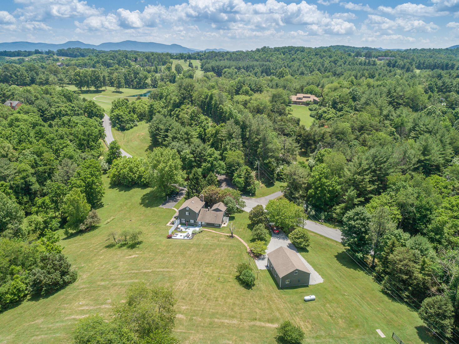 538 Sprinkle Road Fincastle, VA 24090 - Photo 84 of 87 26x32 garage w/workshop