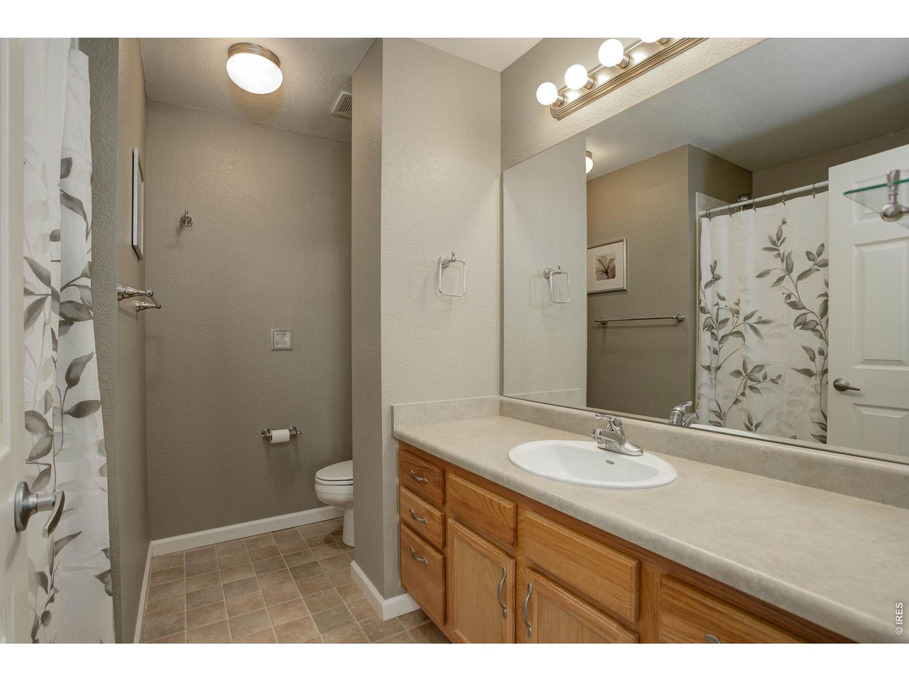 4116 Riley Drive Longmont, CO 80503 - Photo 22 of 33 Ensuite Master Bath