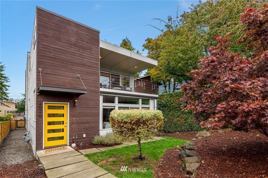 4516 Southwest Austin Street Seattle, WA 98136 - Photo 1 of 25 Gallery Image 1