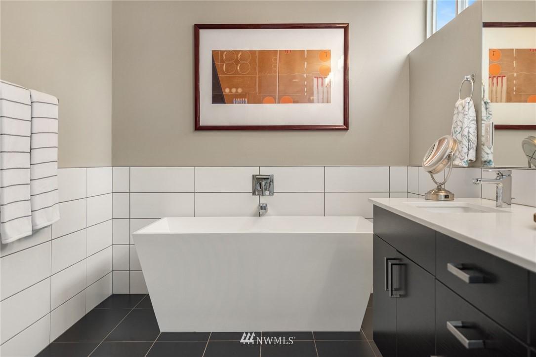 4516 Southwest Austin Street Seattle, WA 98136 - Photo 15 of 25 Gallery Image 15