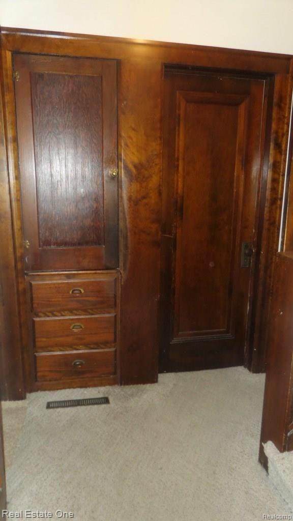 136 Chippewa Road Pontiac, MI 48341 - Photo 16 of 34 SAM_0453.jpg