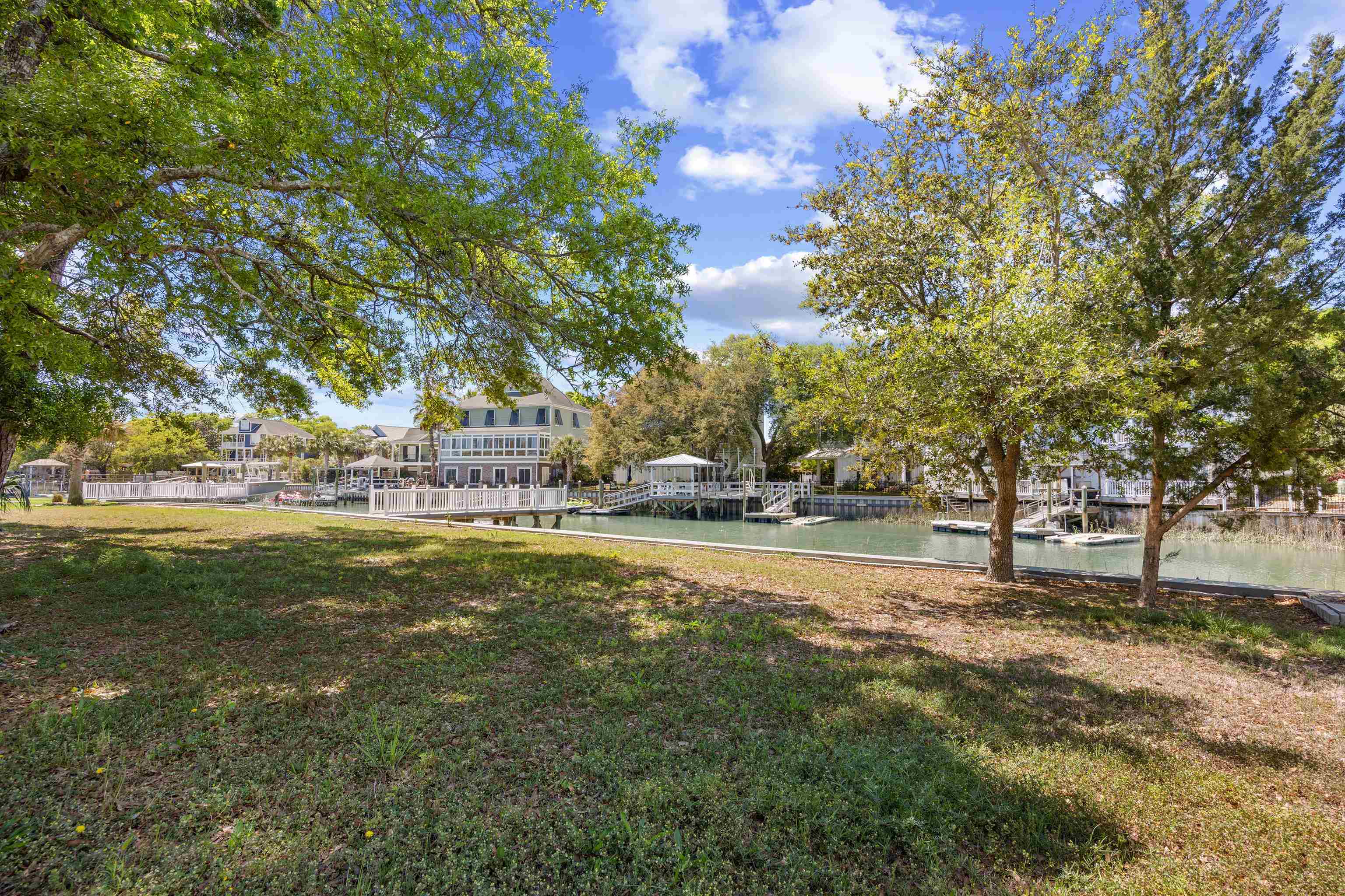 31 Gasparilla Drive Murrells Inlet, SC 29576 - Photo 4 of 34