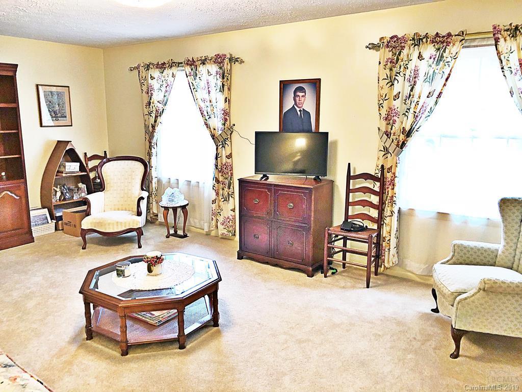 1150 Amherst Road Morganton, NC 28655 - Photo 9 of 40 Gallery Image 9