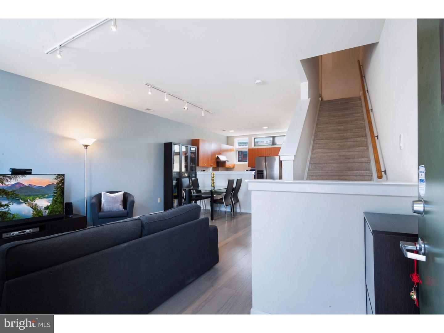 922 Wallace Street Philadelphia, PA 19123 - Photo 4 of 25