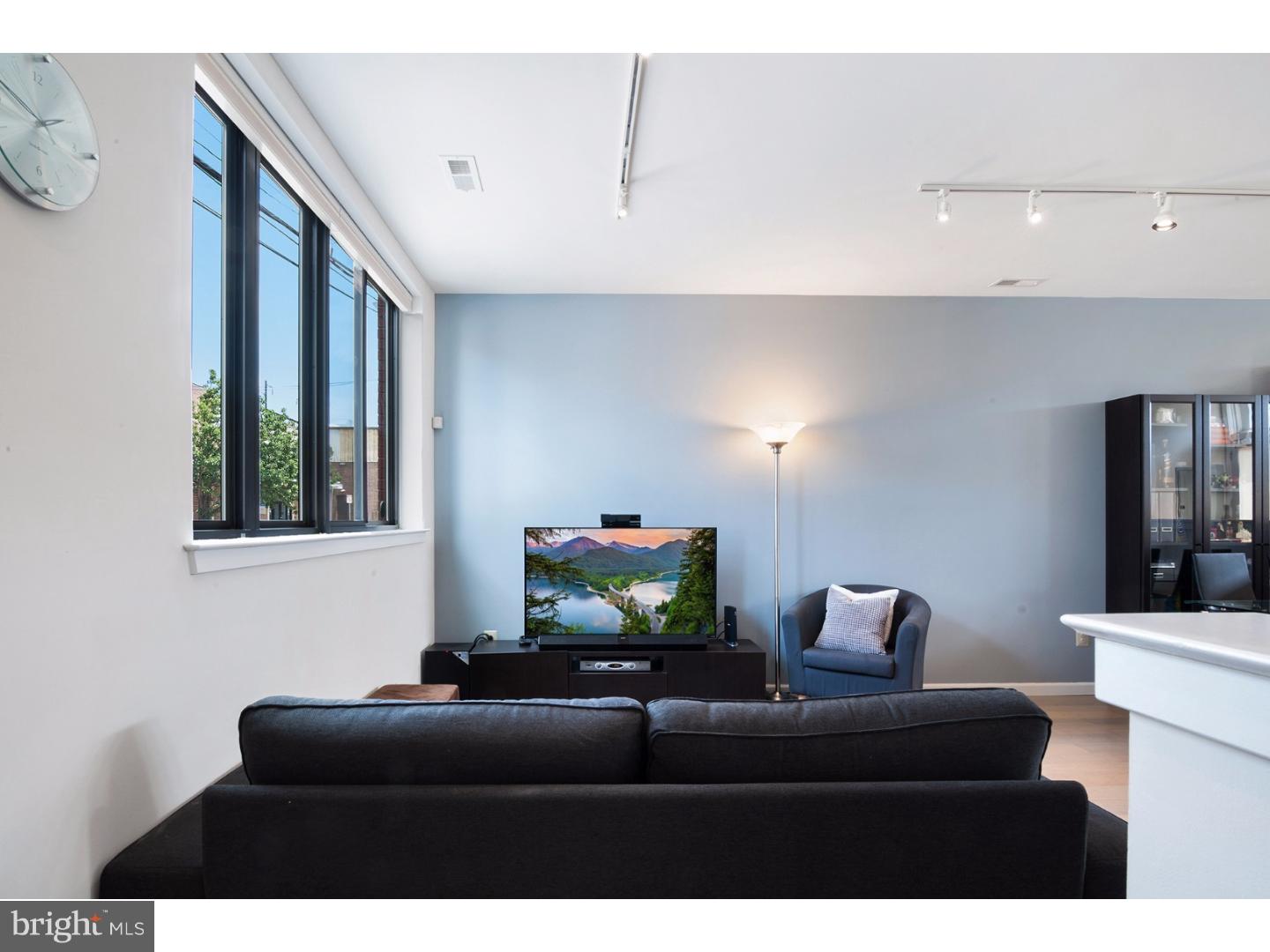 922 Wallace Street Philadelphia, PA 19123 - Photo 5 of 25