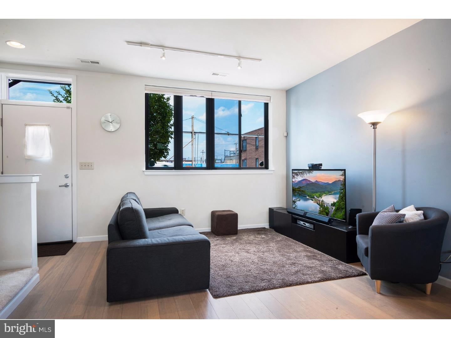 922 Wallace Street Philadelphia, PA 19123 - Photo 6 of 25