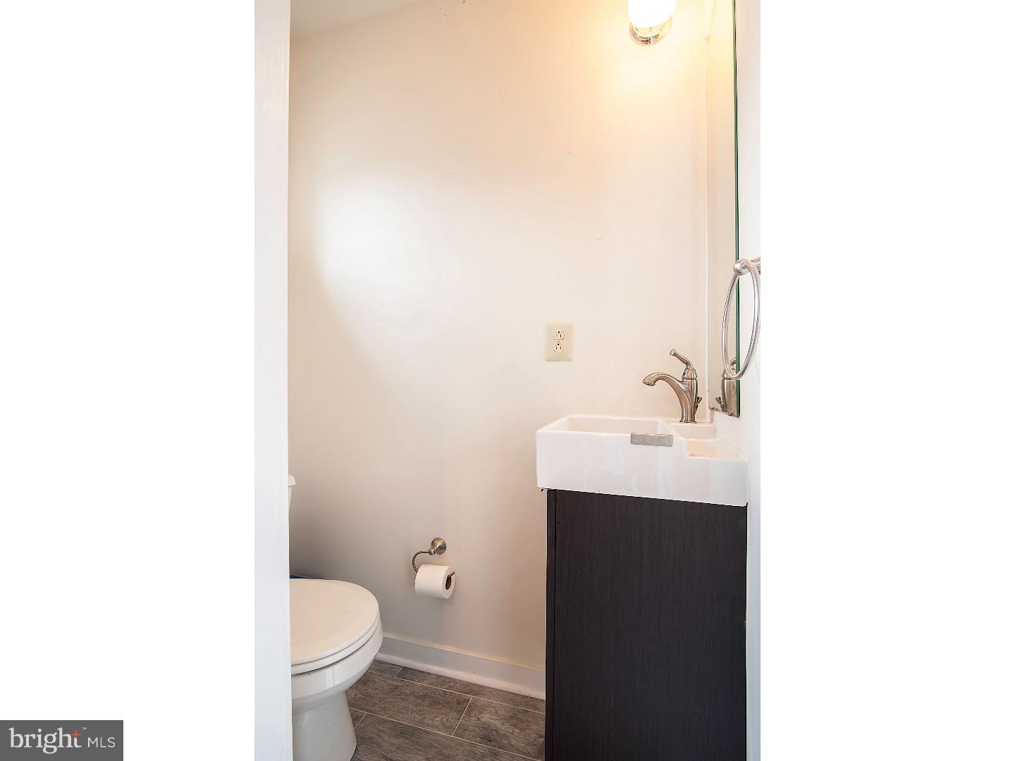 922 Wallace Street Philadelphia, PA 19123 - Photo 8 of 25