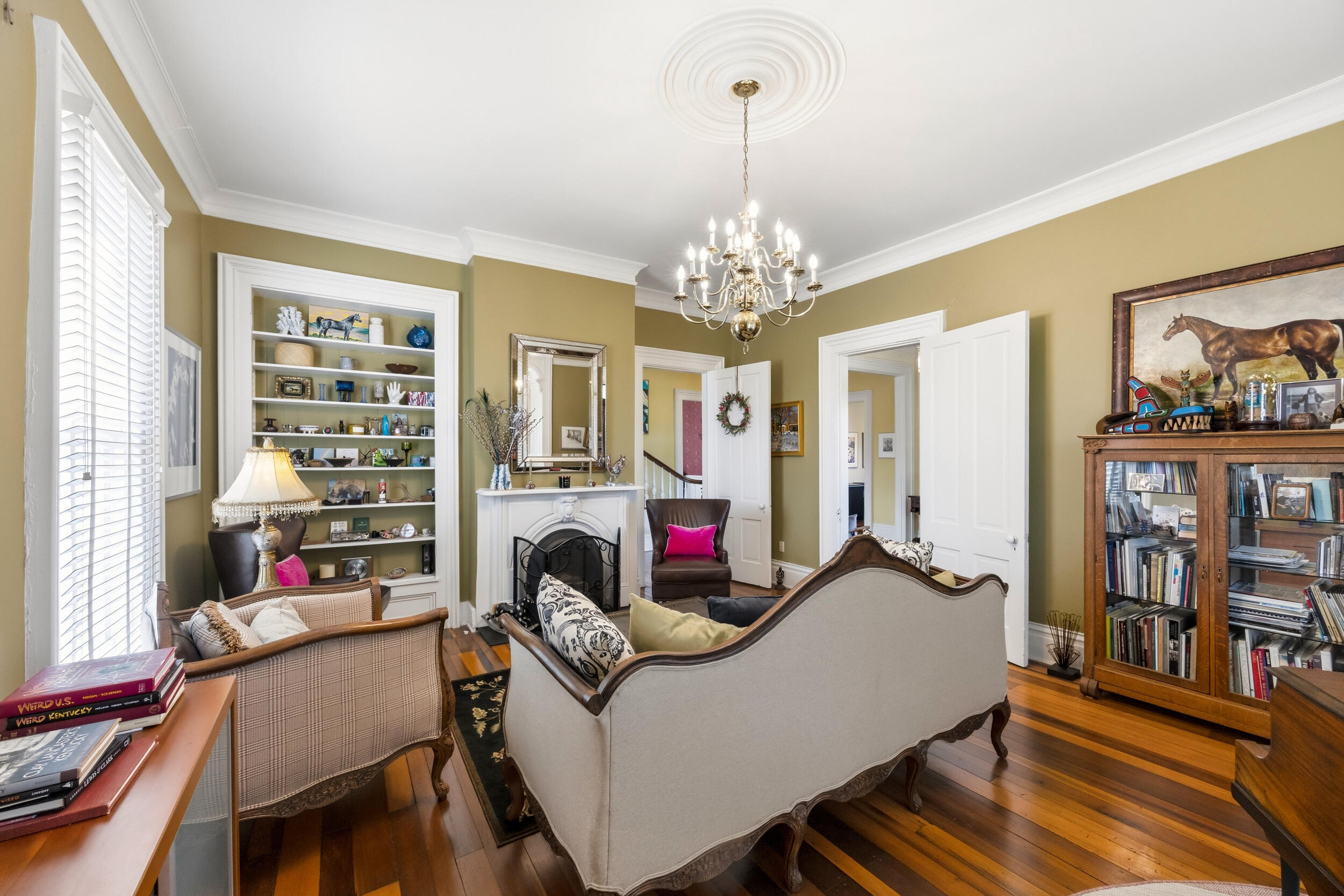 3200 Lebanon Road Springfield, KY 40069 - Photo 11 of 96 Historic Kentucky Home Parlor