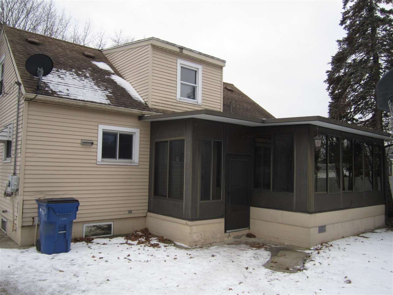 1909 33rd Street Bay City, MI 48708 - Photo 5 of 23 Gallery Image 5