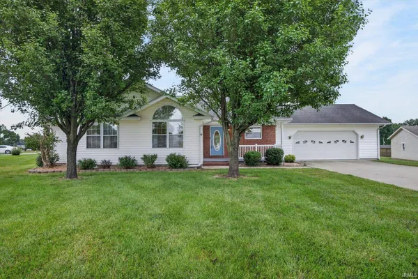 $274,900 | 170 Byron Street, Loogootee, IN 47553