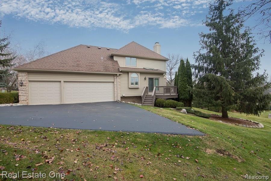 6376 Peach Tree Court Rochester, MI 48306 - Photo 26 of 27 Side Entry Garages