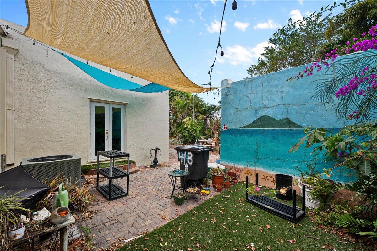 418 East Lakewood Road West Palm Beach, FL 33405 - Photo 16 of 28 15-LUX_3515
