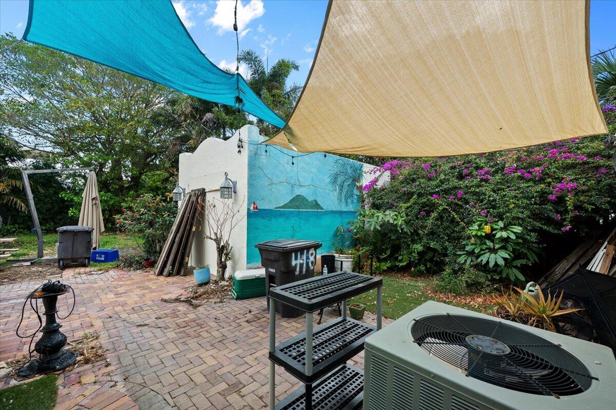 418 East Lakewood Road West Palm Beach, FL 33405 - Photo 17 of 28 16-LUX_3520