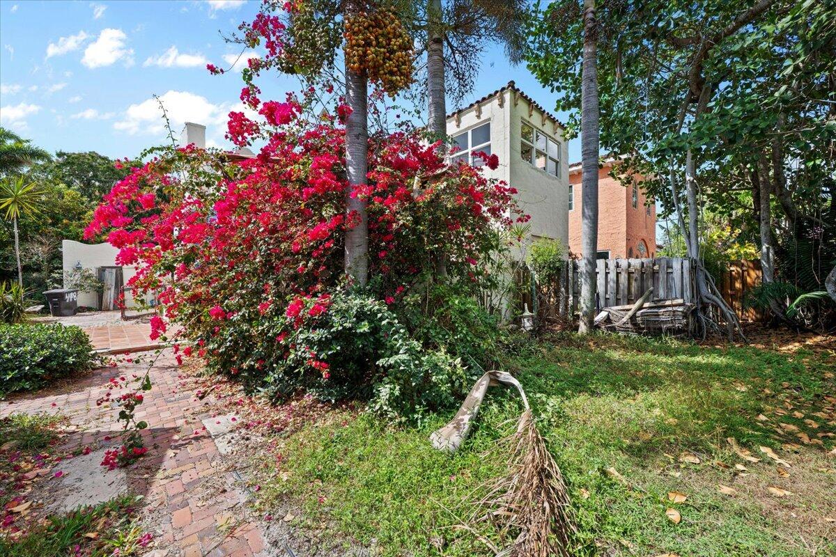 418 East Lakewood Road West Palm Beach, FL 33405 - Photo 19 of 28 18-LUX_3495