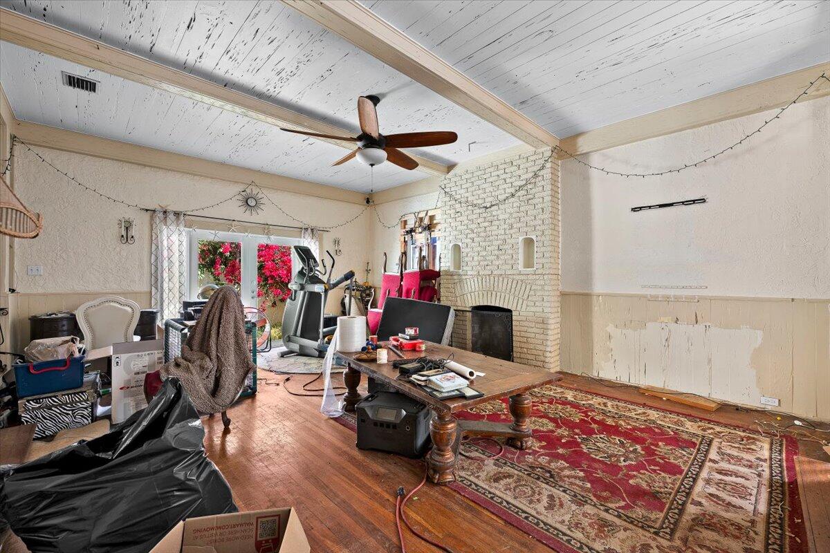 418 East Lakewood Road West Palm Beach, FL 33405 - Photo 3 of 28 02-LUX_3420
