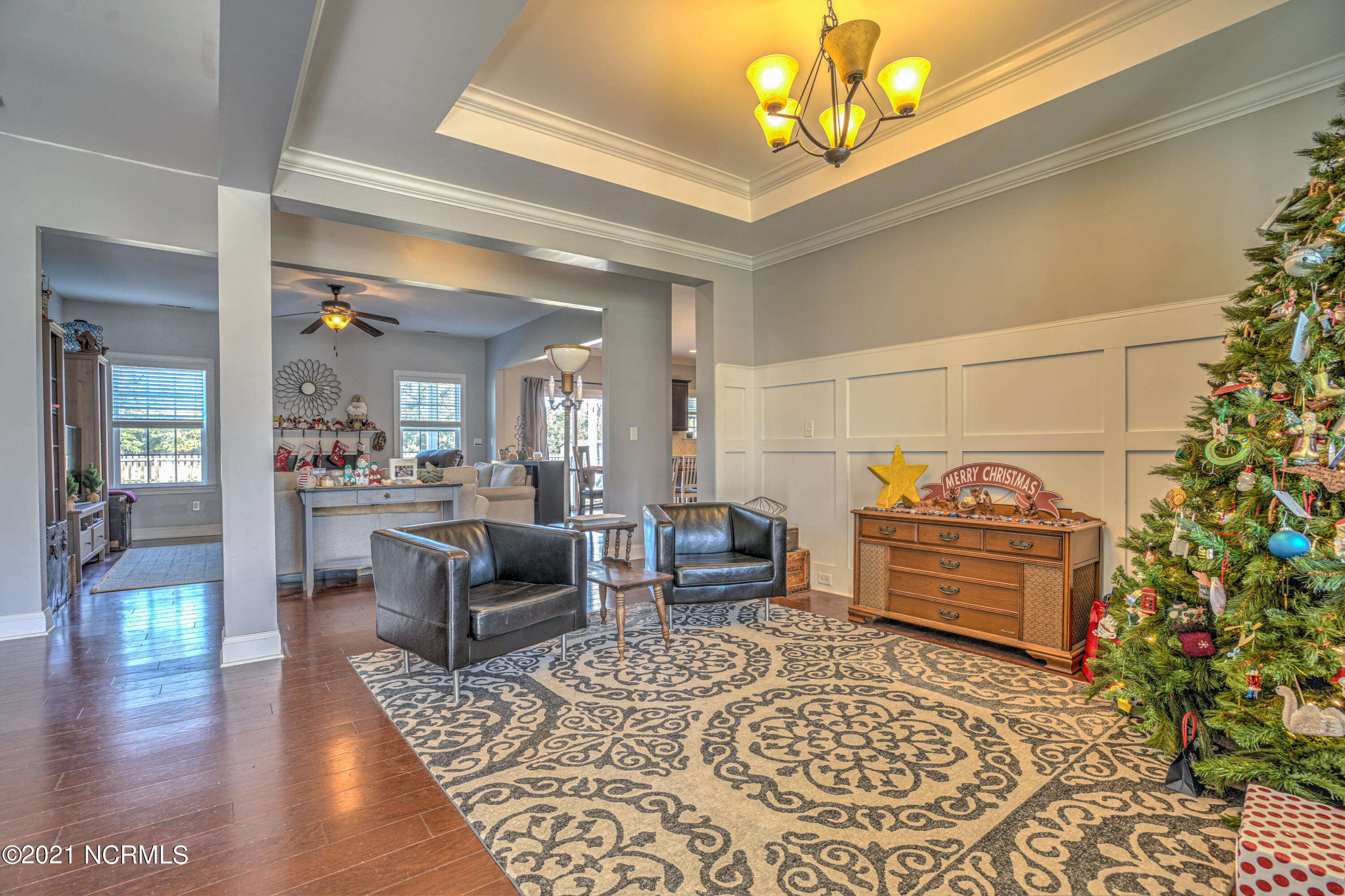 1411 Hammocks Beach Road Swansboro, NC 28584 - Photo 5 of 32 dining room