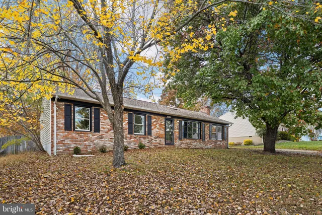 $380,000 | 10312 Meadowview Drive, Fredericksburg, VA 22408