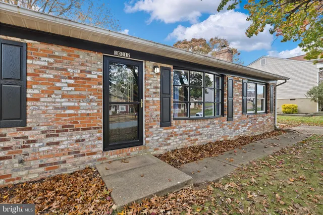$380,000 | 10312 Meadowview Drive, Fredericksburg, VA 22408