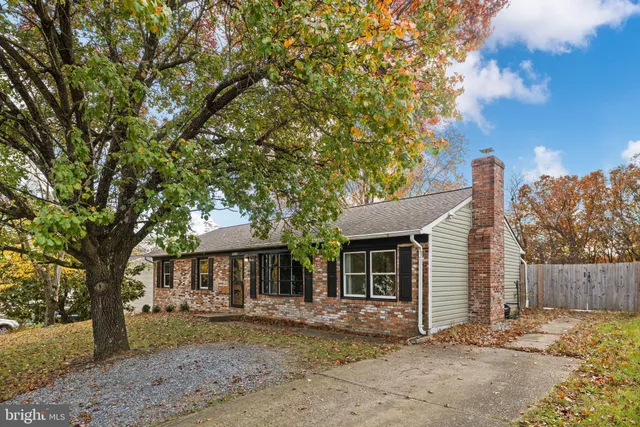 $380,000 | 10312 Meadowview Drive, Fredericksburg, VA 22408