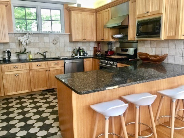 71 Abbottsford Road Brookline, MA 02446 - Photo 11 of 42