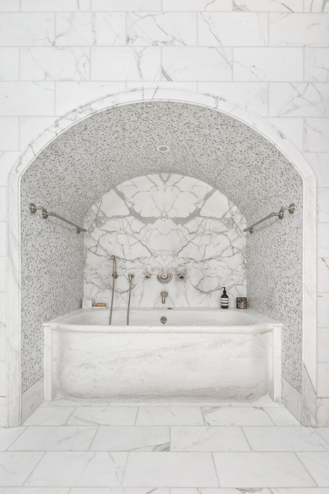 459 West Broadway, Unit PHS Manhattan, NY 10012 - Photo 8 of 17 a bathroom with a bathtub