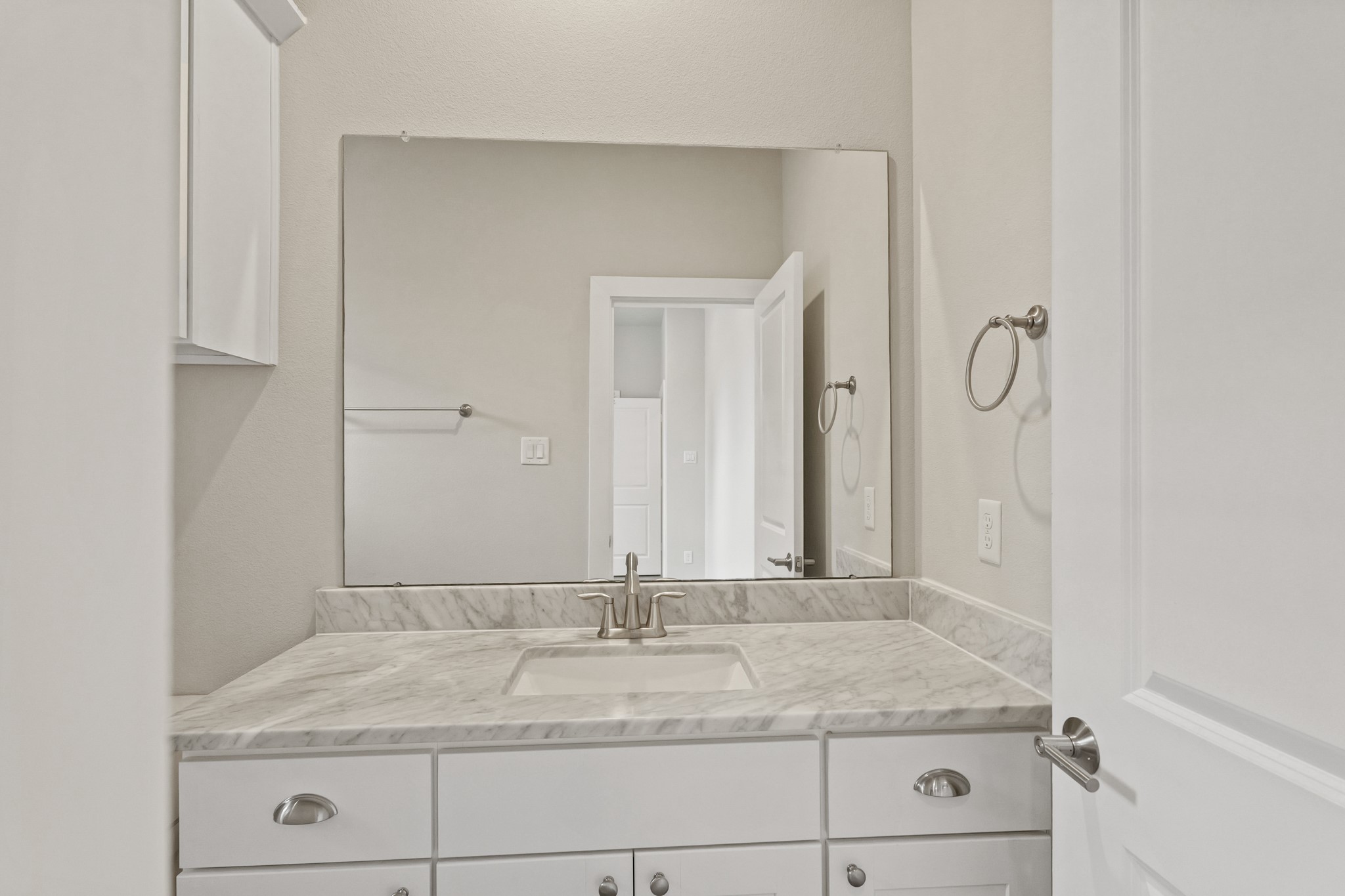 906 West 17th Street, Unit E Houston, TX 77008 - Photo 8 of 36