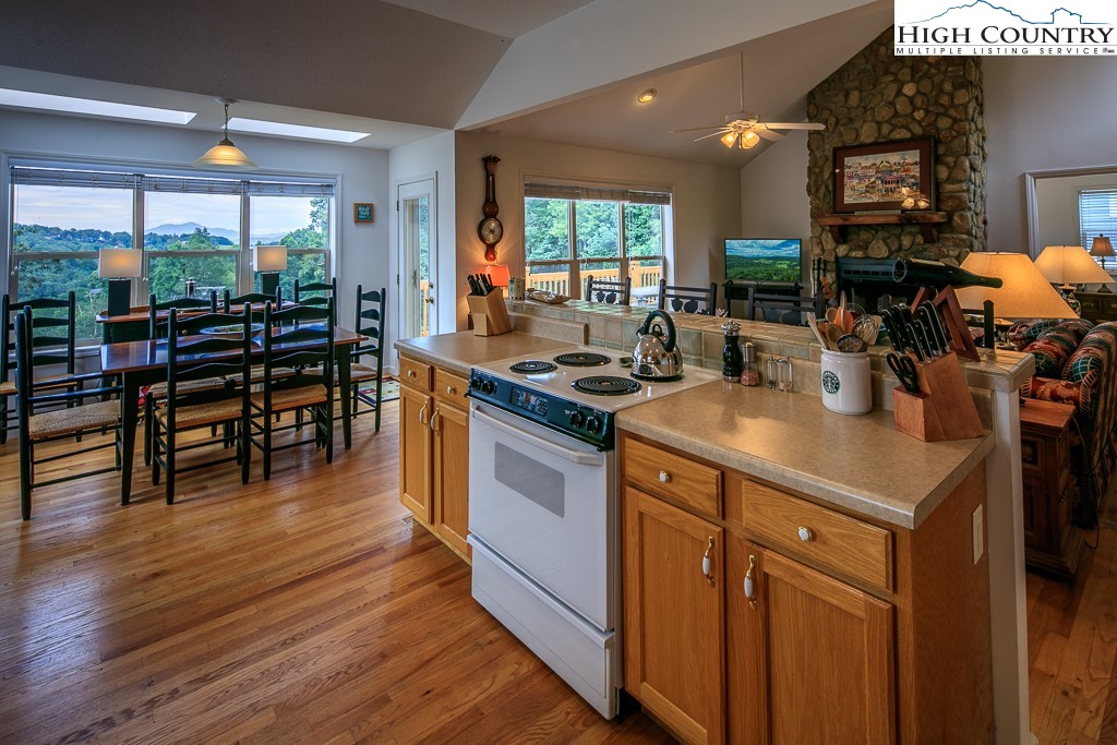 1396 Grandview Dr Extension Boone, NC 28607 - Photo 6 of 32 Gallery Image 6