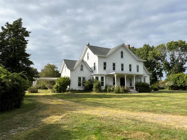 $2,999,500 | 605 Halyoake Avenue, Orient, NY 11957