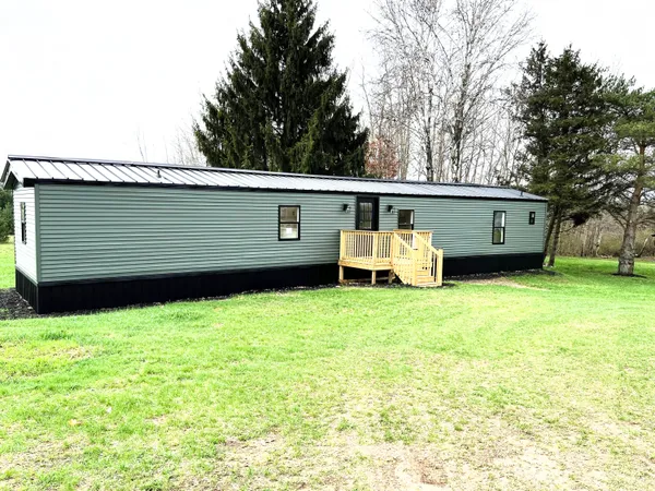 $219,900 | 1595 North County Line Road, Six Lakes, MI 48886