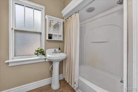 $215,000 | 6011 South Grand Boulevard, St. Louis, MO 63111