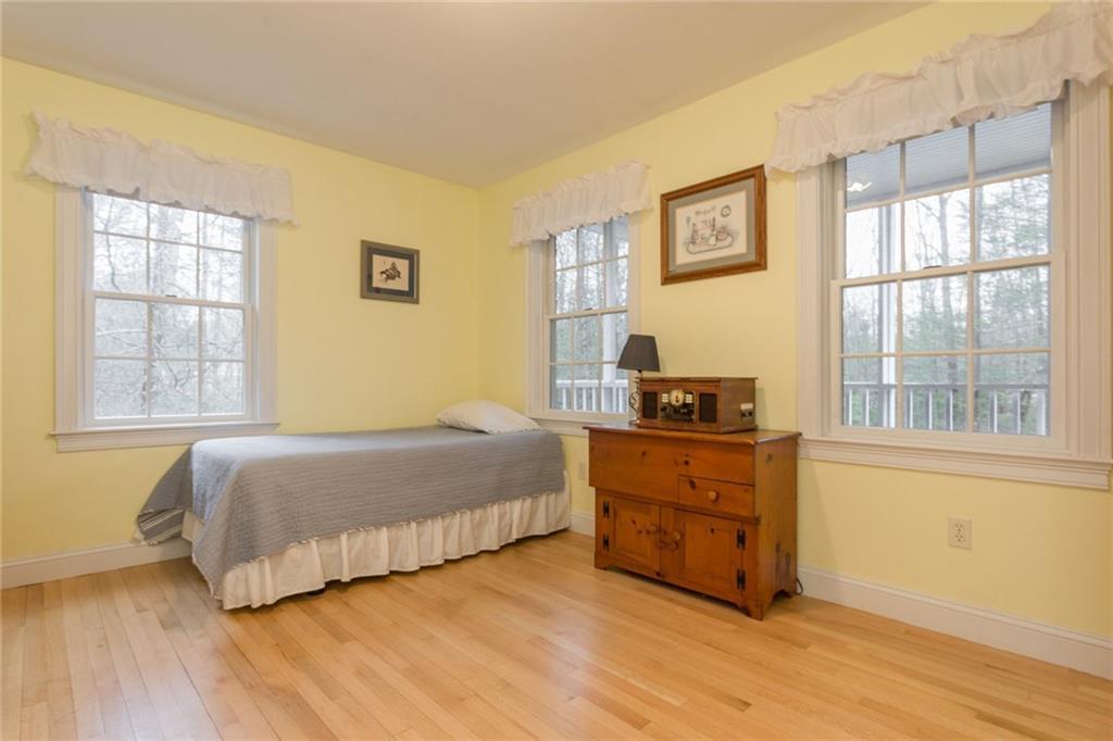 23 Lynch Lane Kittery Point, ME 03905 - Photo 18 of 34 First-floor den or optional fourth...