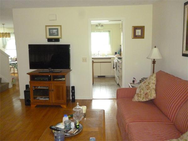 17 Gates Road, Unit B Worcester, MA 01603 - Photo 3 of 8 Gallery Image 3
