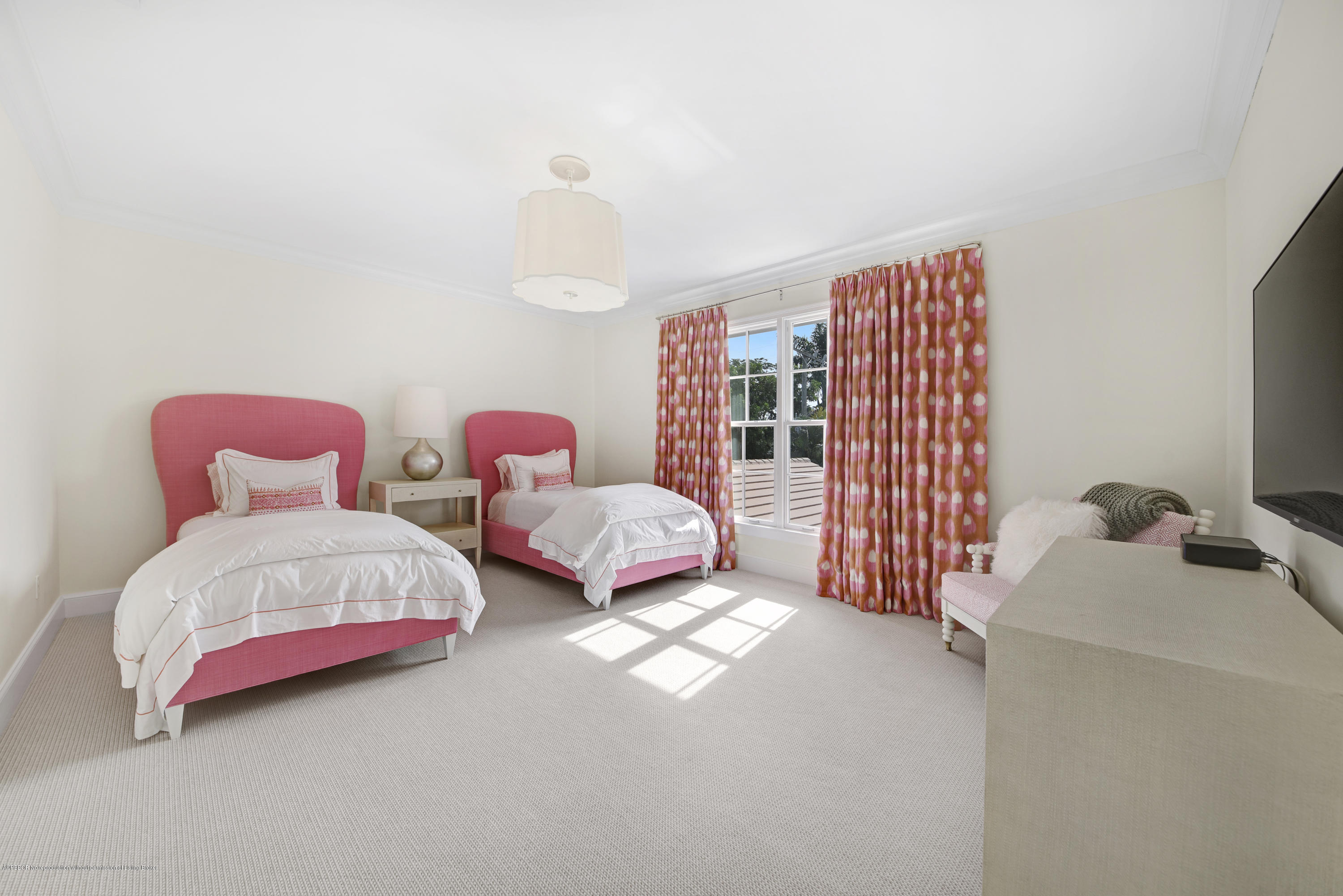 310 Plantation Road Palm Beach, FL 33480 - Photo 12 of 17 12