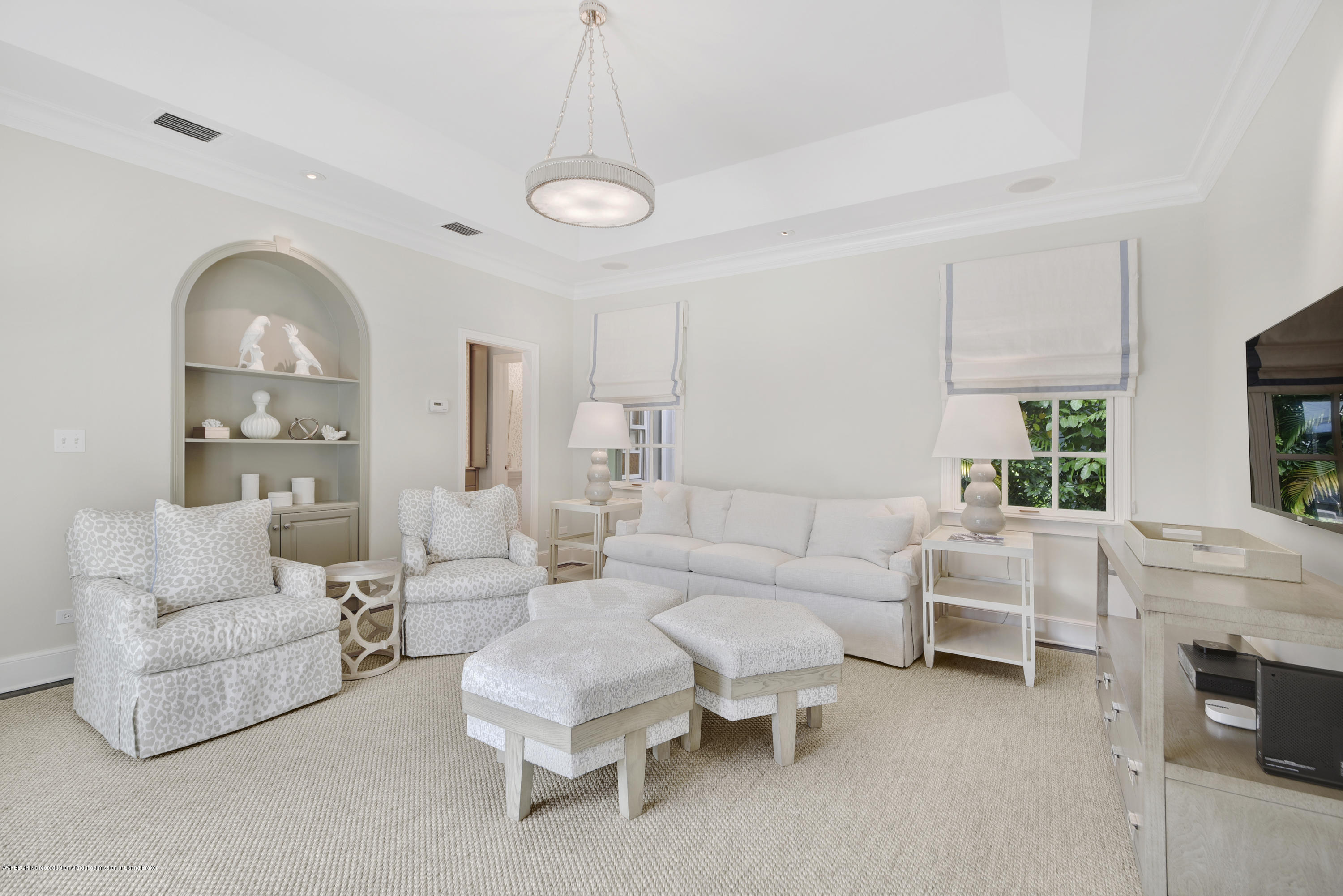 310 Plantation Road Palm Beach, FL 33480 - Photo 5 of 17 05