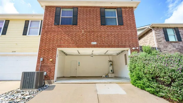 $2,500 | 3206 Bedford Road, Bedford, TX 76021