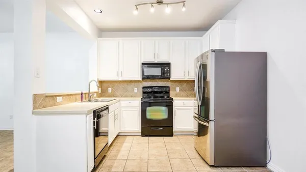 $2,500 | 3206 Bedford Road, Bedford, TX 76021