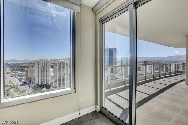$4,395 | 222 Karen Avenue, Unit 4305, Las Vegas, NV 89109