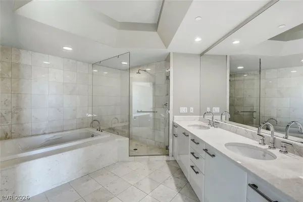 $4,395 | 222 Karen Avenue, Unit 4305, Las Vegas, NV 89109