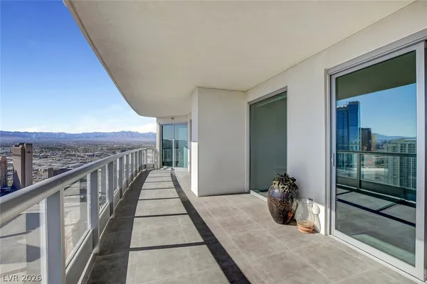 $4,395 | 222 Karen Avenue, Unit 4305, Las Vegas, NV 89109