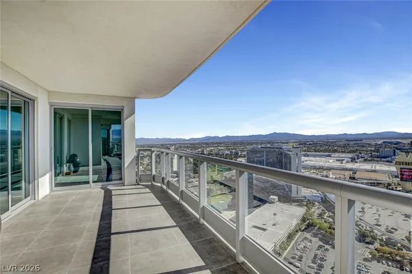 $4,395 | 222 Karen Avenue, Unit 4305, Las Vegas, NV 89109