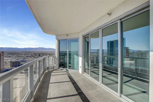 $4,395 | 222 Karen Avenue, Unit 4305, Las Vegas, NV 89109