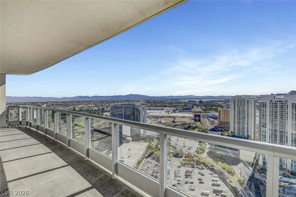 $4,395 | 222 Karen Avenue, Unit 4305, Las Vegas, NV 89109