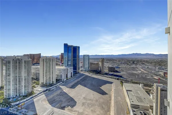 $4,395 | 222 Karen Avenue, Unit 4305, Las Vegas, NV 89109